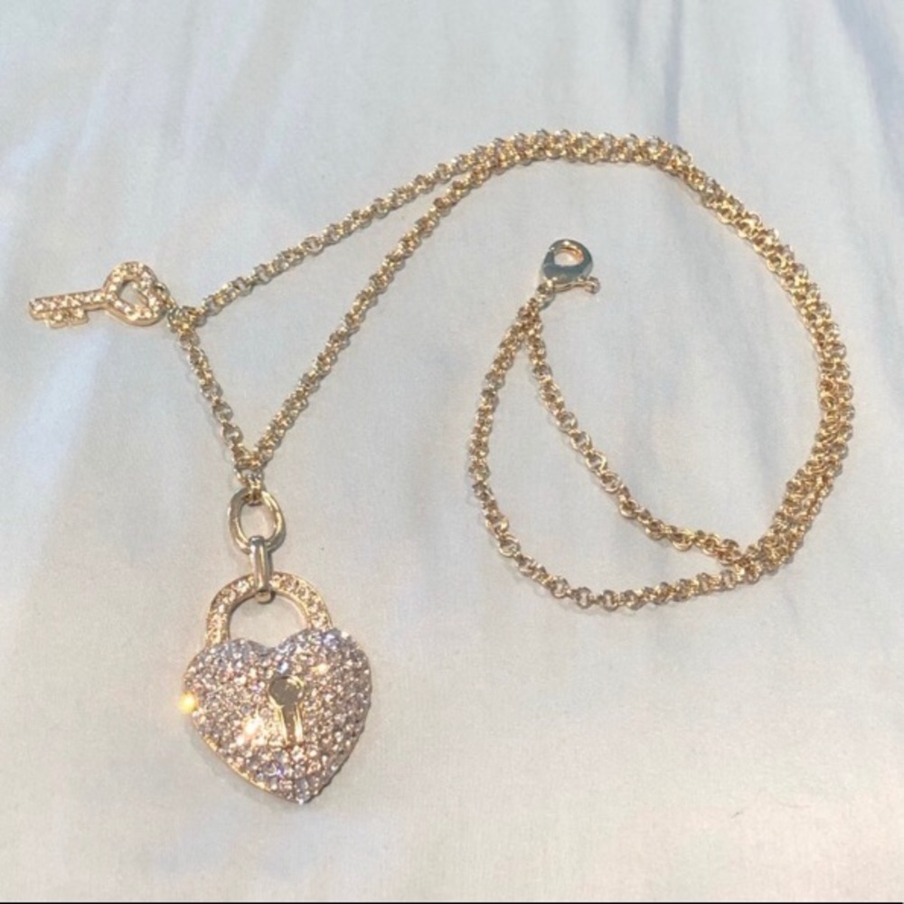 ✨Heart lock convertible necklace!✨